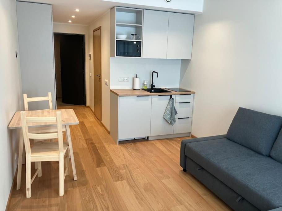 Small Apartment Near City Centre 타르투 외부 사진